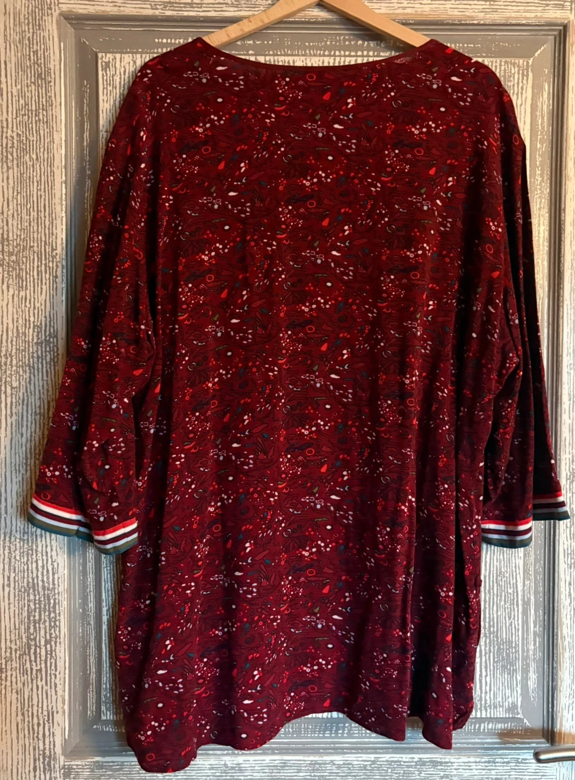 Blouse bordeaux met bloemenmotief – photo 2